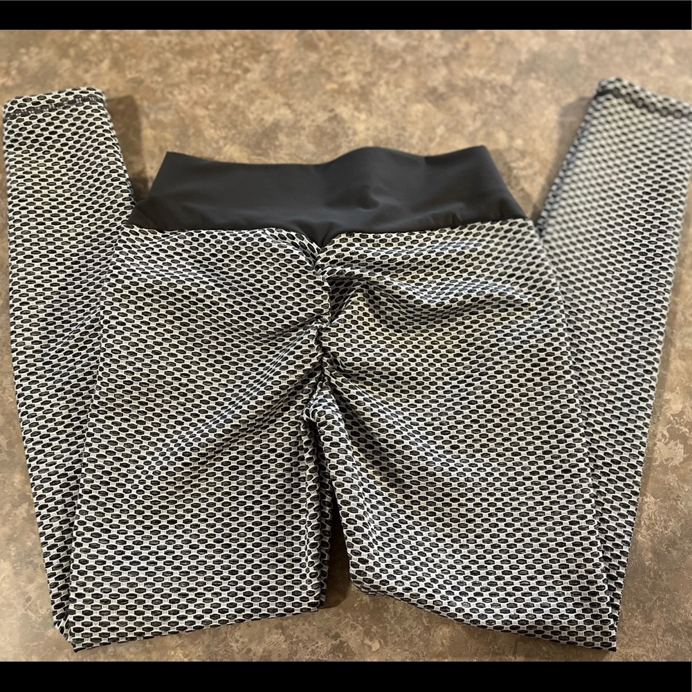 NWOT Tik Tok Workout Leggings  SZ L